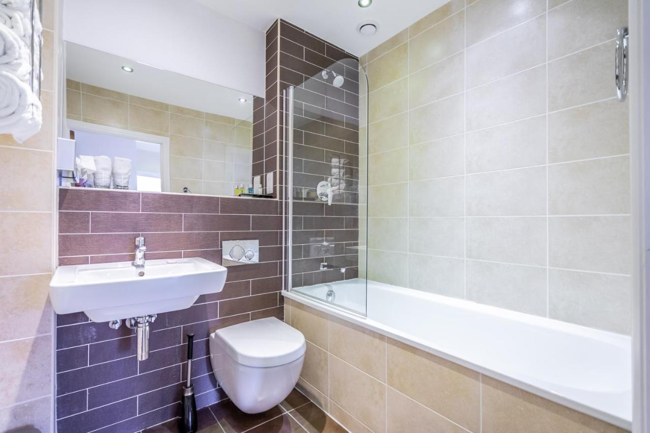 7 Aspire Apartment Йорк Екстериор снимка